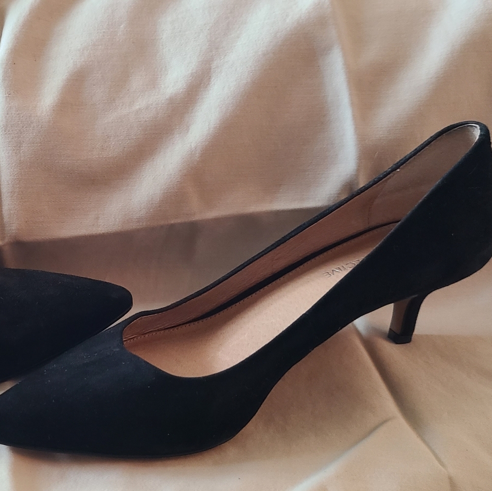 Kitten heel black suede pump